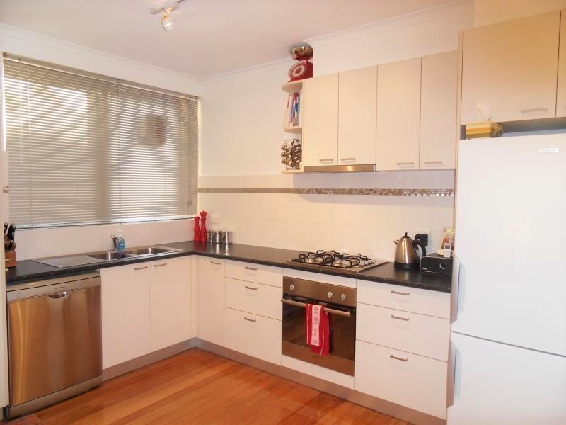 2/88 Warrigal Road, Surrey Hills VIC 3127
