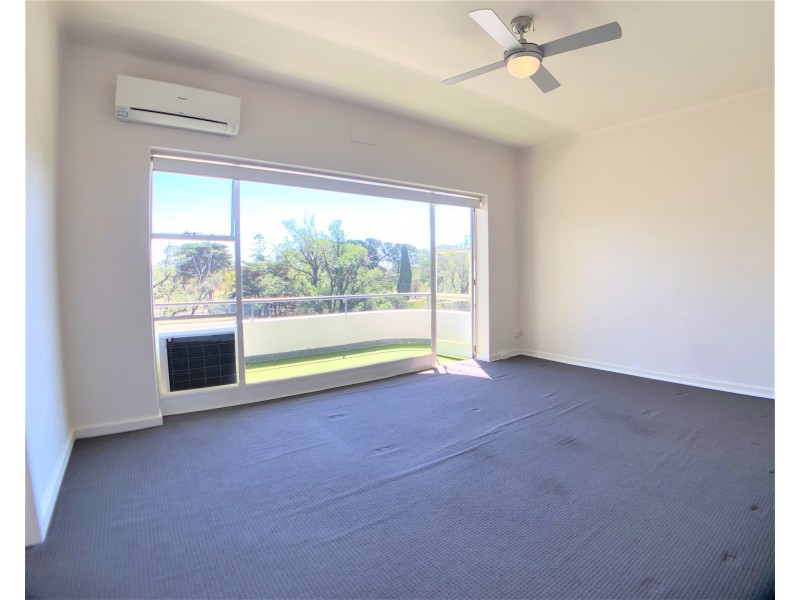 19A/30 Queens Road, Melbourne VIC 3004