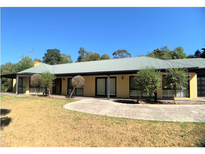 16 St Muir Drive, Warrandyte VIC 3113