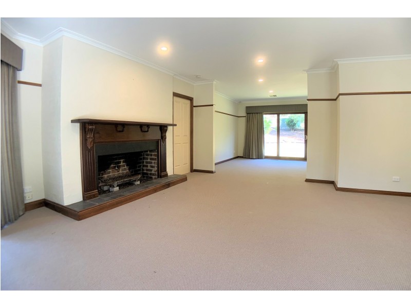 16 St Muir Drive, Warrandyte VIC 3113