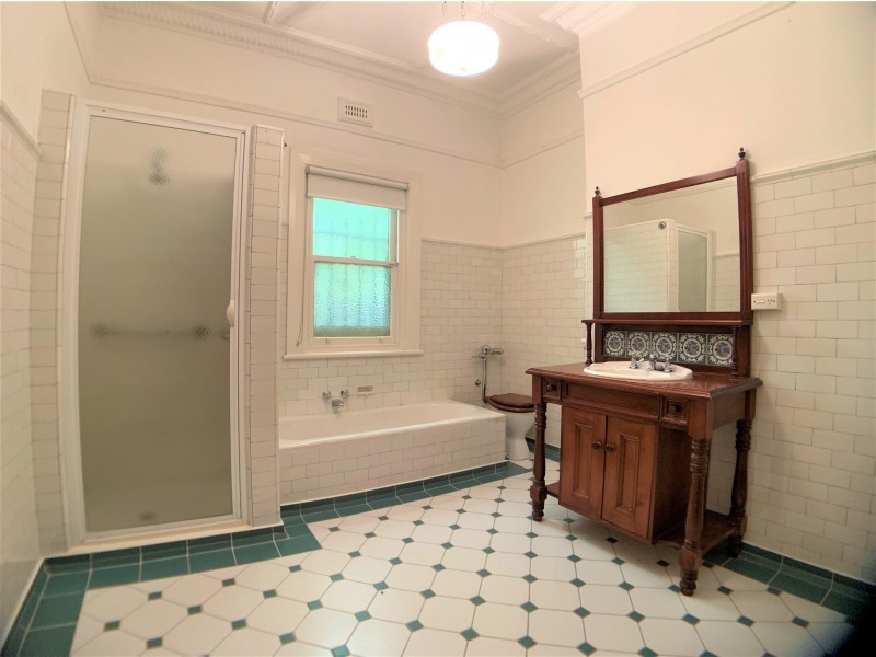 15 Fernhurst Grove, Kew VIC 3101