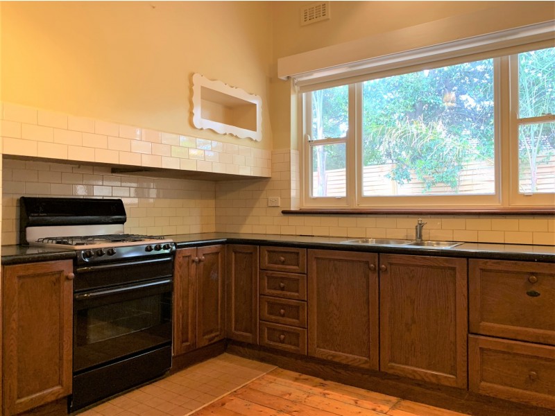 15 Fernhurst Grove, Kew VIC 3101