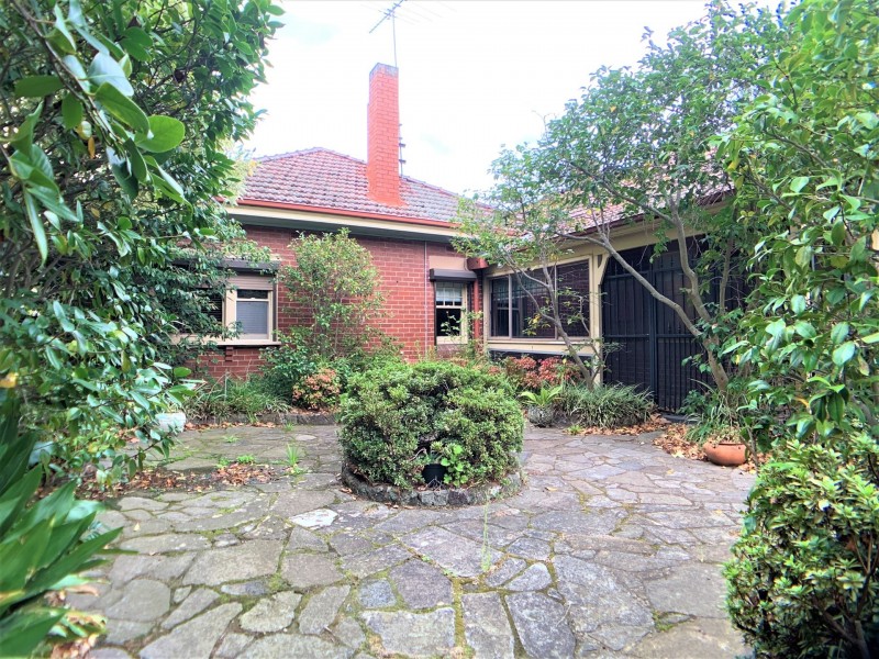 15 Fernhurst Grove, Kew VIC 3101