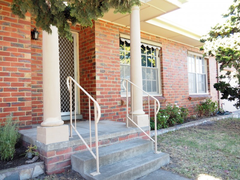 4 Marmara Drive, Elsternwick VIC 3185