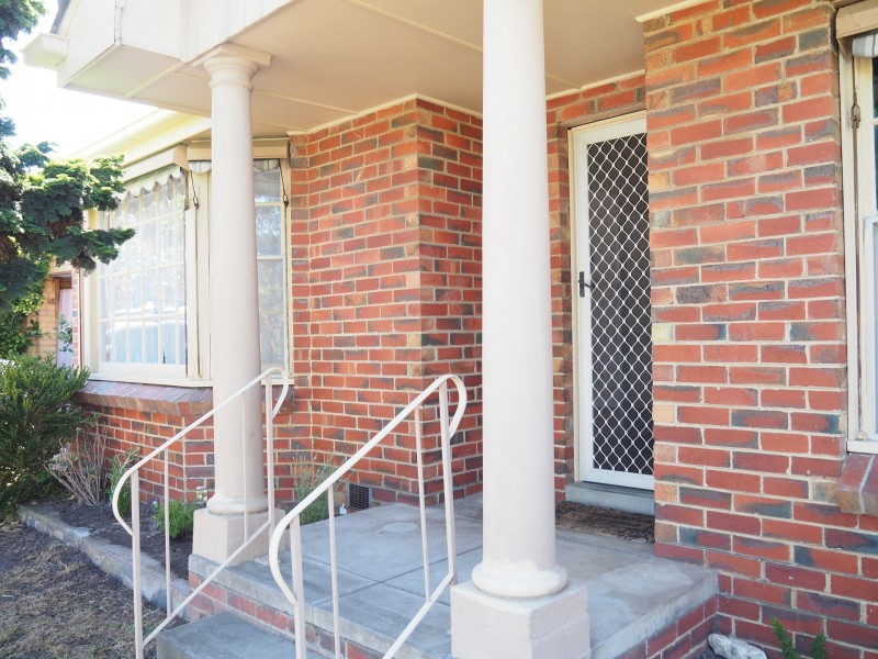 4 Marmara Drive, Elsternwick VIC 3185