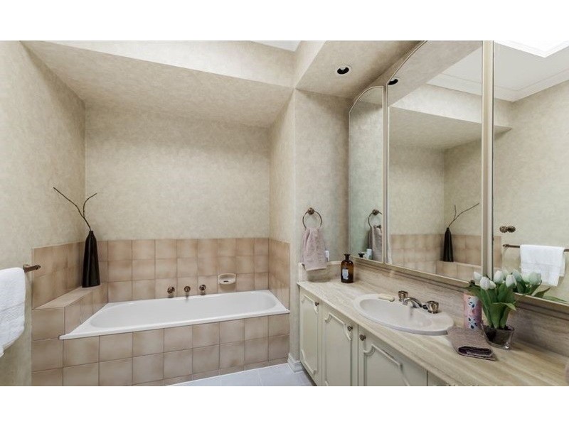 4 Corsewall Close, Hawthorn VIC 3122