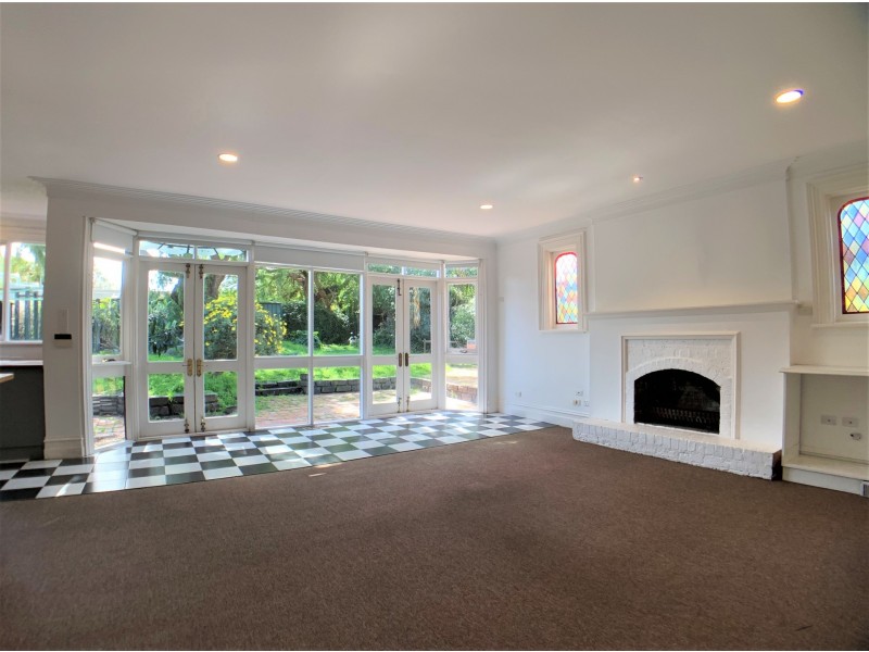 3 Valley Parade, Glen Iris VIC 3146