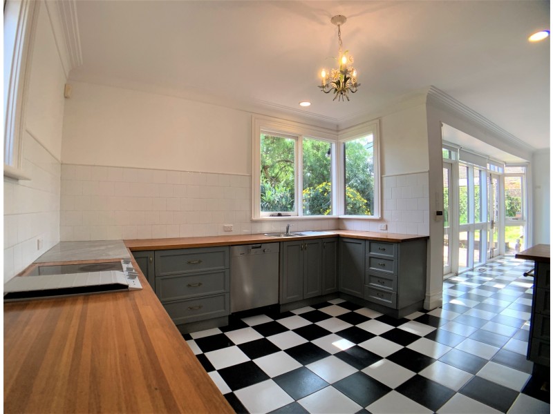 3 Valley Parade, Glen Iris VIC 3146