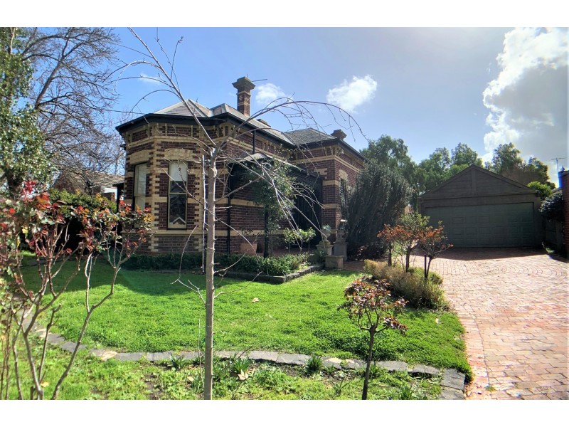 3 Valley Parade, Glen Iris VIC 3146