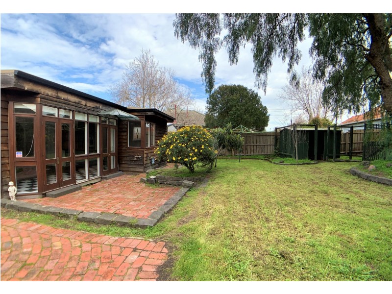3 Valley Parade, Glen Iris VIC 3146