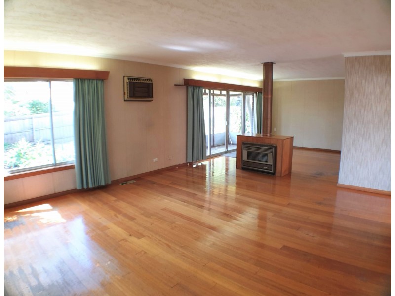 10 Chatsworth Quadrant, Templestowe Lower VIC 3107