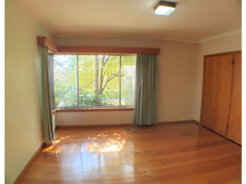 10 Chatsworth Quadrant, Templestowe Lower VIC 3107