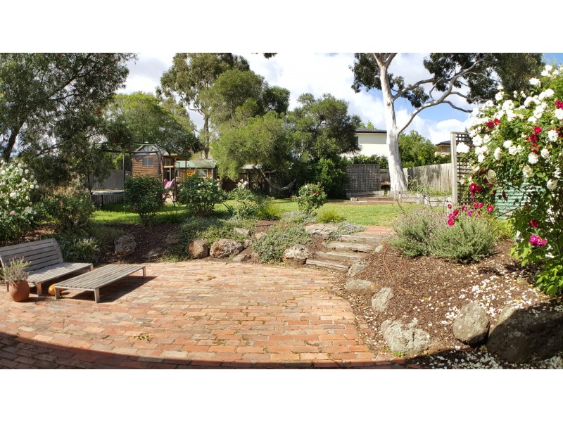 8 Rosedale Road, Glen Iris VIC 3146