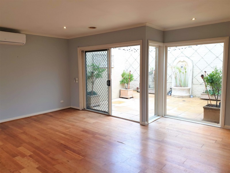 2/18 Sycamore Street, Malvern East VIC 3145