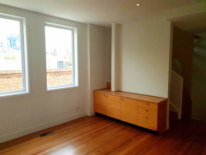 8 Tyne Street, Carlton VIC 3053