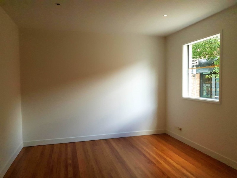 8 Tyne Street, Carlton VIC 3053