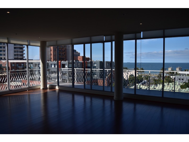 E602/126 Rouse Street, Port Melbourne VIC 3207