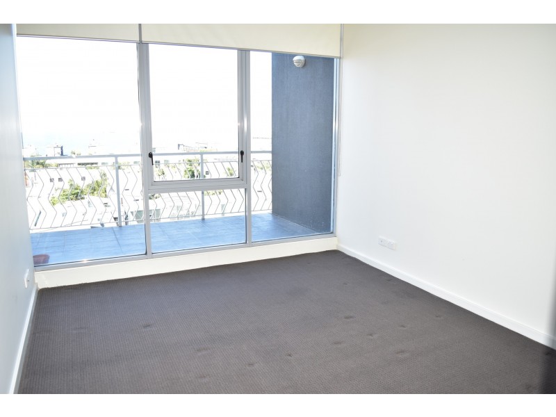 E602/126 Rouse Street, Port Melbourne VIC 3207