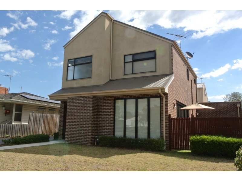 1/19 Boldrewood Parade, Reservoir VIC 3073