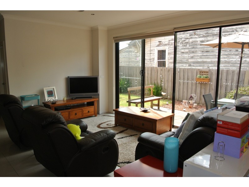 1/19 Boldrewood Parade, Reservoir VIC 3073