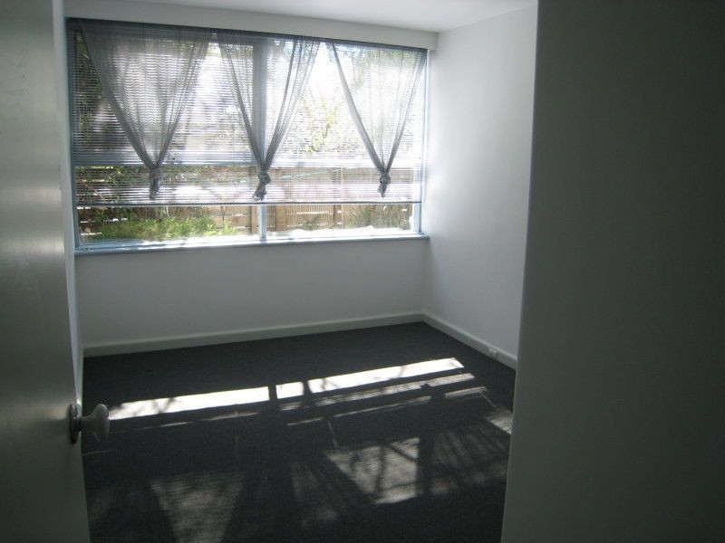 2/2 Celeste Court, St Kilda East VIC 3183