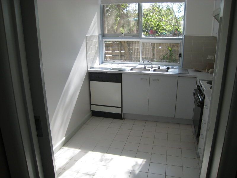 2/2 Celeste Court, St Kilda East VIC 3183