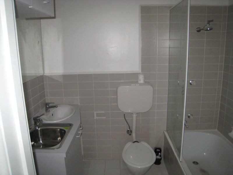 2/2 Celeste Court, St Kilda East VIC 3183