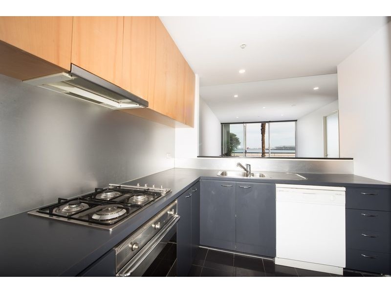104/55 Beach Street, Port Melbourne VIC 3207