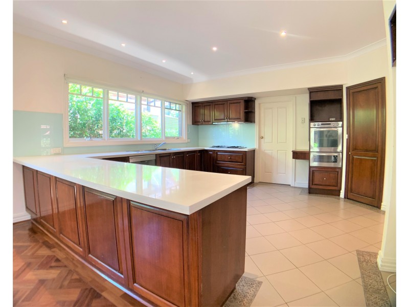 37 Wandsworth Road, Surrey Hills VIC 3127