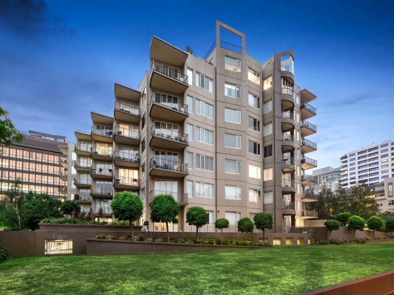 706/23 Queens Road, Melbourne VIC 3004