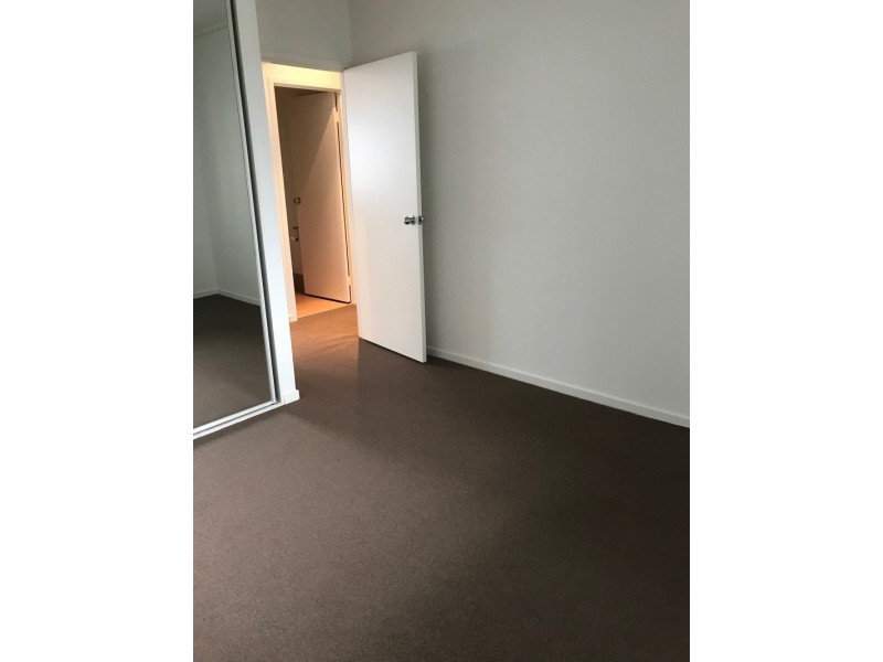 706/23 Queens Road, Melbourne VIC 3004