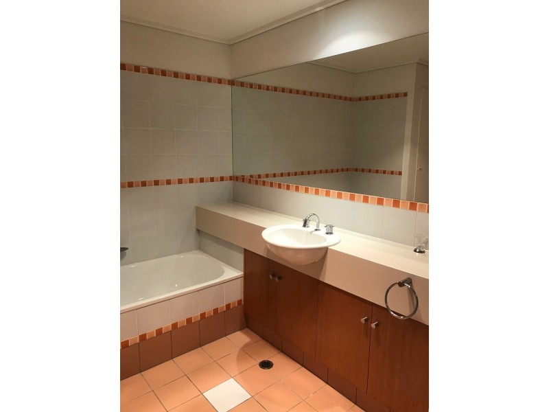 706/23 Queens Road, Melbourne VIC 3004