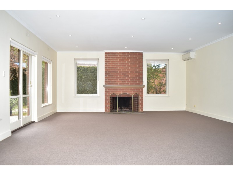 6 Ellesmore Court, Kew VIC 3101