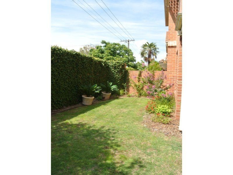 6 Ellesmore Court, Kew VIC 3101