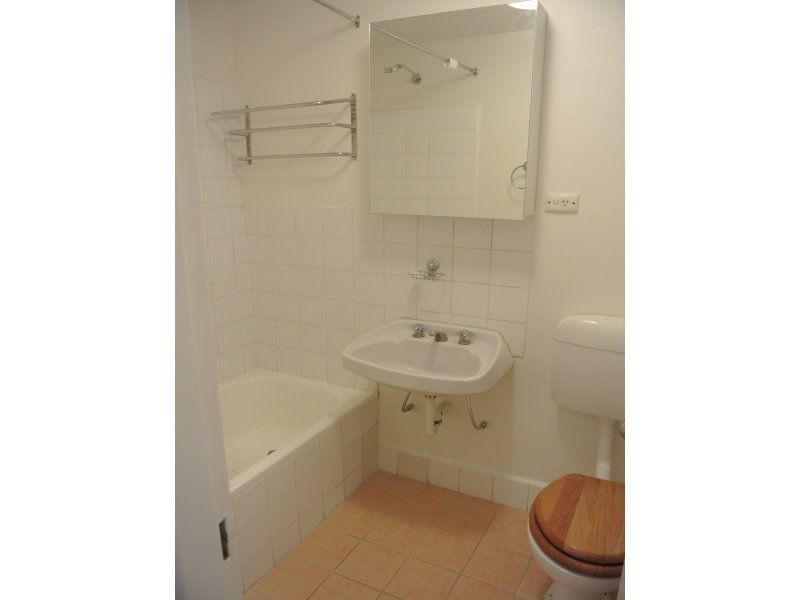 2/1 Duncraig Avenue, Armadale VIC 3143