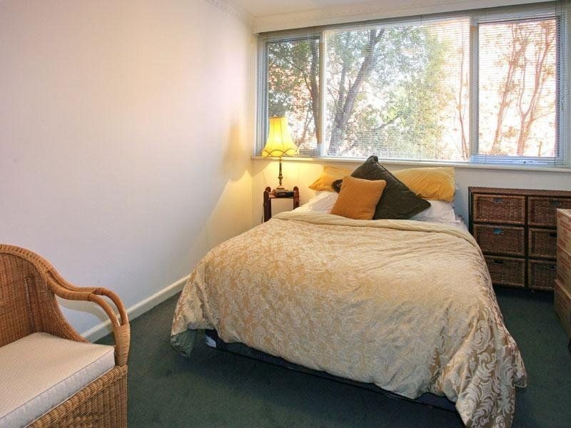 4/4 Gurner Street, St Kilda VIC 3182