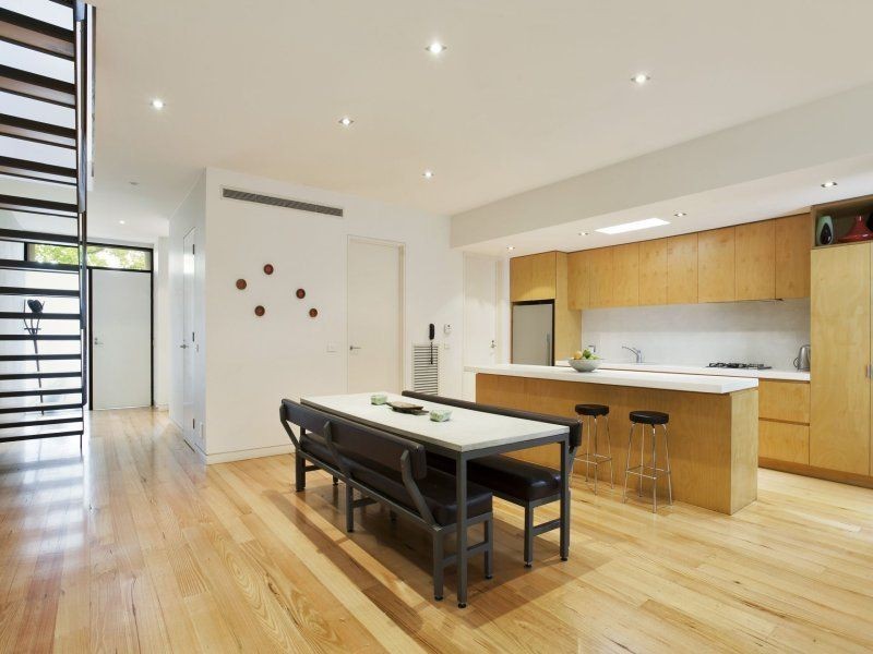 2A Dean Avenue, St Kilda East VIC 3183