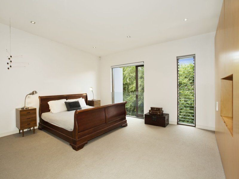 2A Dean Avenue, St Kilda East VIC 3183