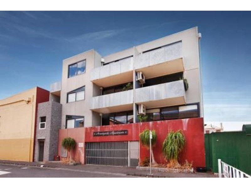 1/22 Saxon Street, Brunswick VIC 3056