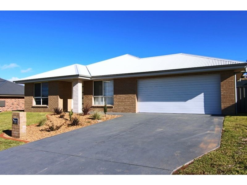 35 Pippin Way, Orange NSW 2800