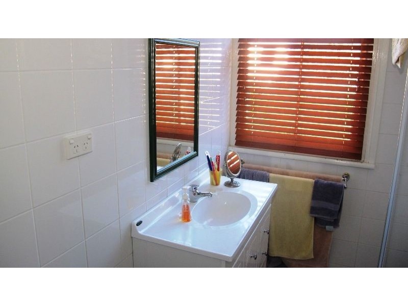 15 Burton Street, Blayney NSW 2799