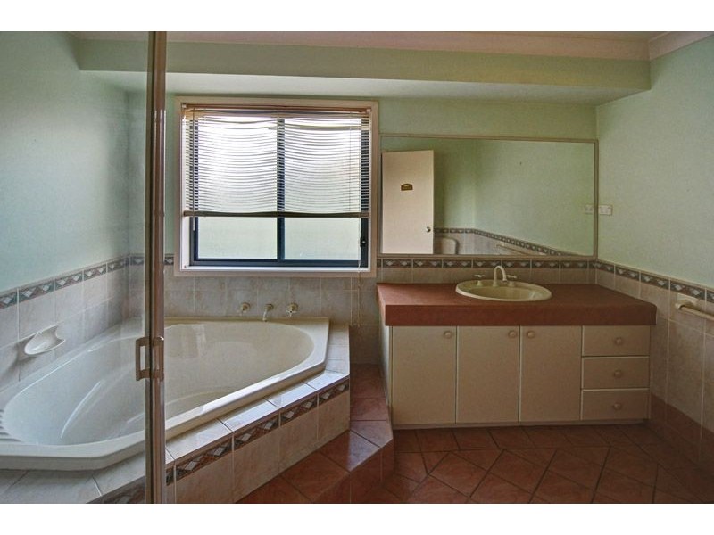 49 Northstoke Way, Orange NSW 2800