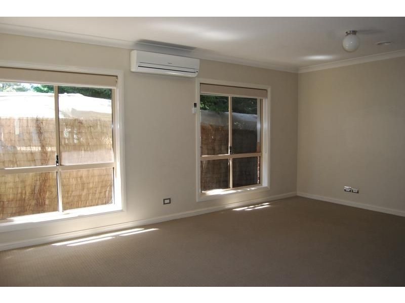 1/11 Warrigal Place, Orange NSW 2800