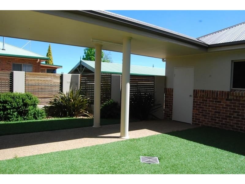 1/11 Warrigal Place, Orange NSW 2800