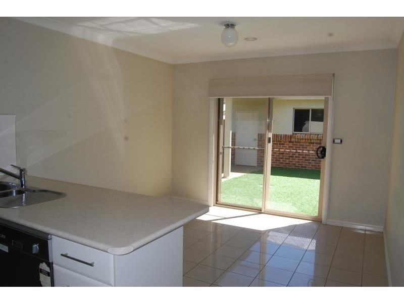 1/11 Warrigal Place, Orange NSW 2800