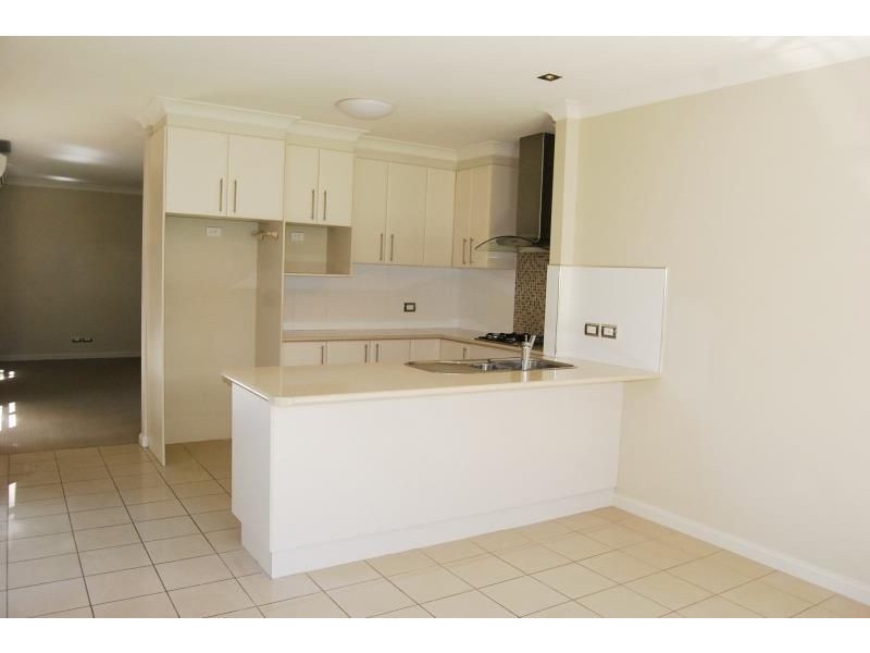 1/11 Warrigal Place, Orange NSW 2800