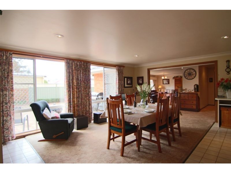 30 Lawson Crescent, Orange NSW 2800