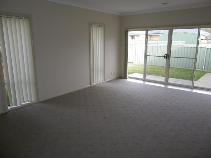 11 Roselawn Drive, Orange NSW 2800