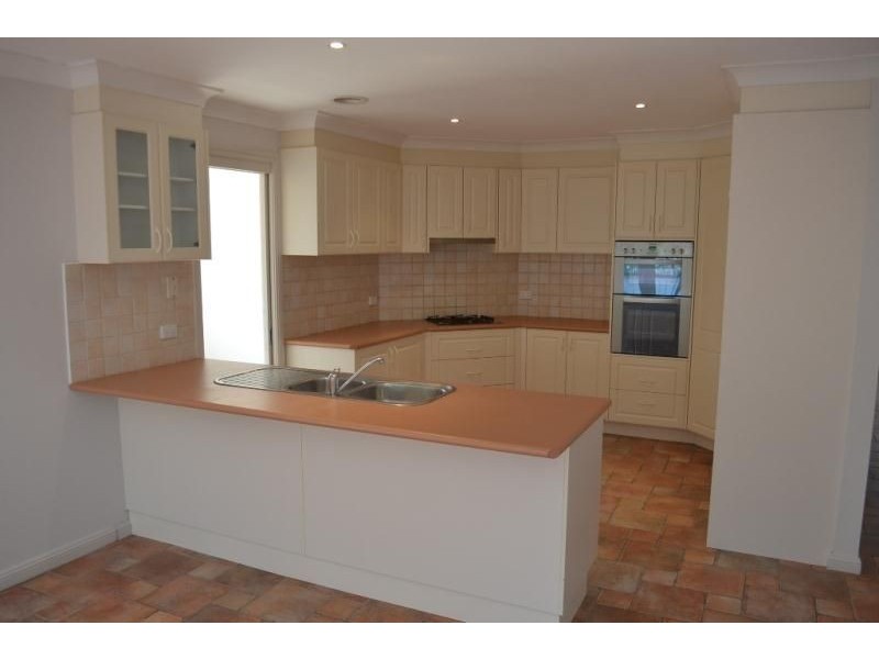 5 Bonnie Doon Place, Orange NSW 2800