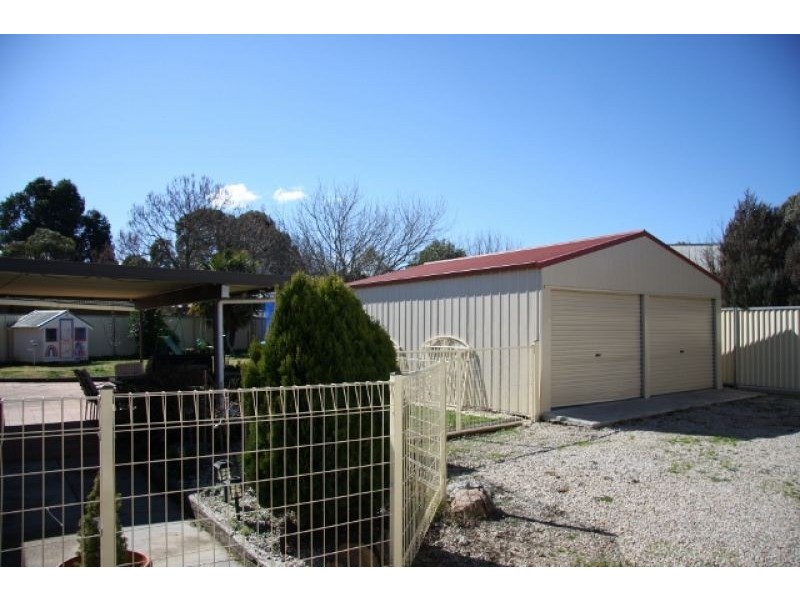 25 Lamont Place, Bathurst NSW 2795